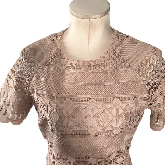 Saylor Shannon romper in blush. Size Medium. Absolutely gorgeous. EUC. - Picture 4 of 16